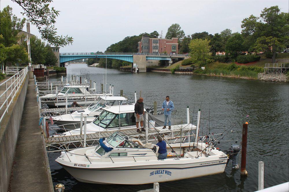 Manistee Inn & Marina Exterior foto